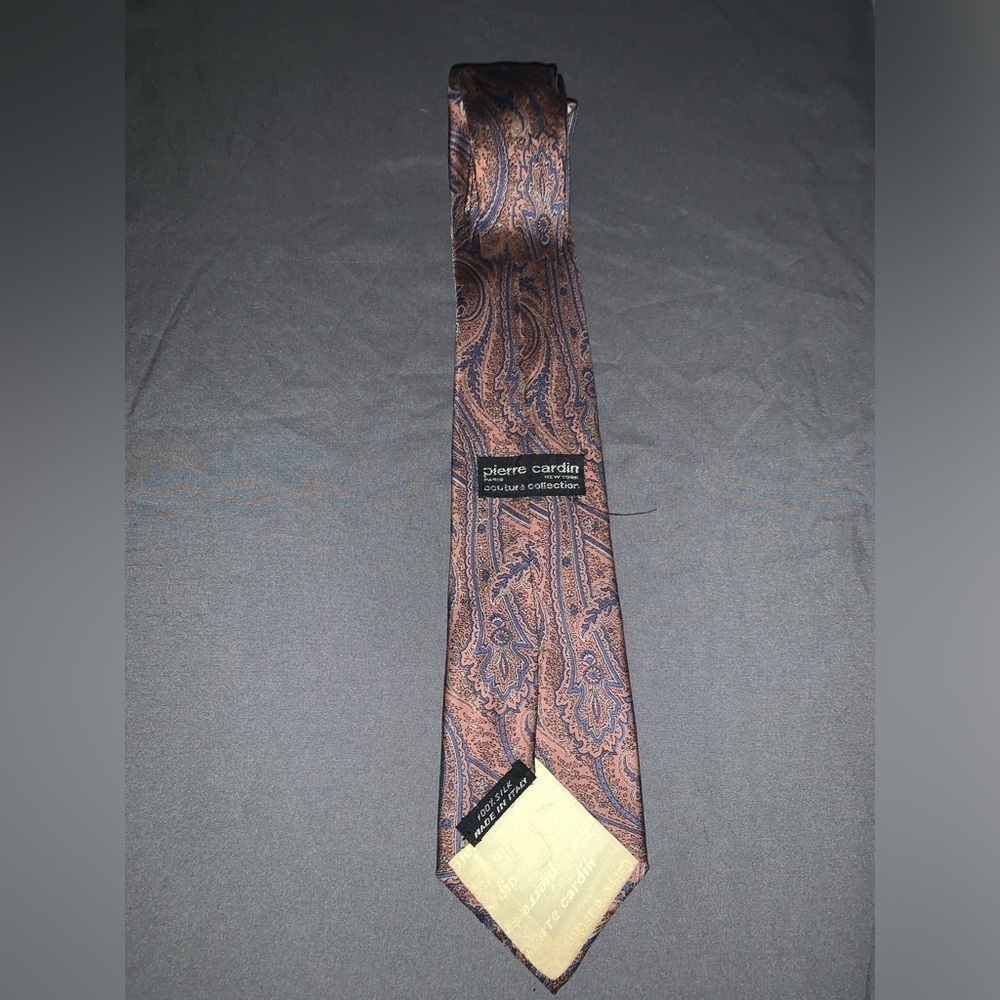 VINTAGE, PIERRE CARDIN, MENS NECK TIE. COUTURE COLLECTION. MADE IN ITALY.